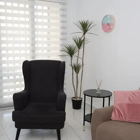 Apartmán Elia Elegant - Centre, 5min Walk To Beach, Modern & New
