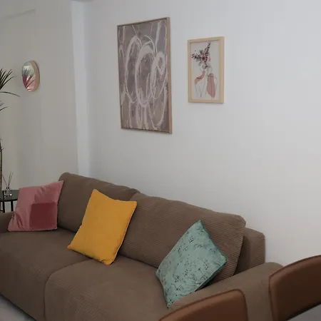 Elia Elegant - Centre, 5min Walk To Beach, Modern & New Larnaca